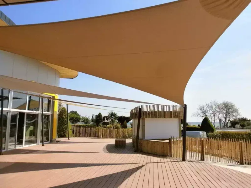 Espace pro aux Sables d’Olonne par ID Jardin