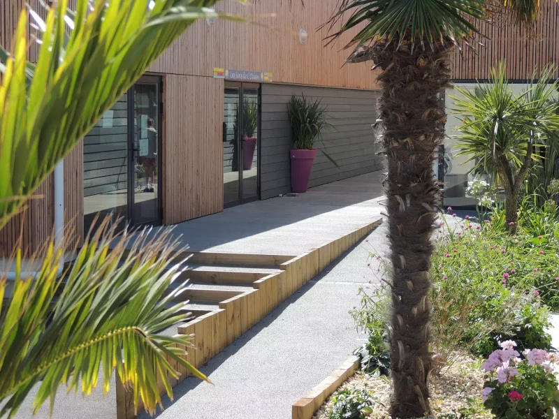 Espace pro aux Sables d’Olonne par ID Jardin